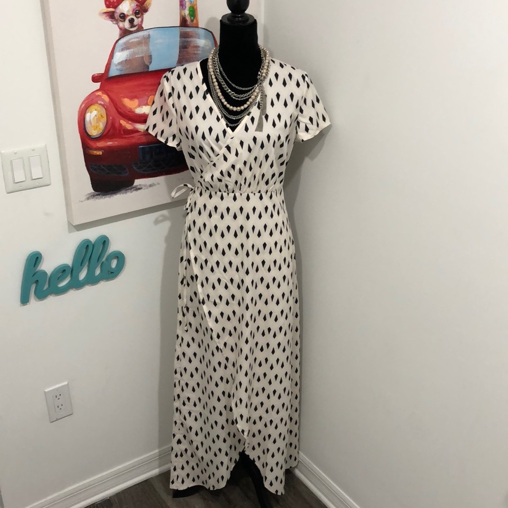 Lg Black and White Wrap Maxi dress